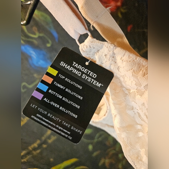 NEW Bali lace shapewear - 38D - Picture 4 of 9